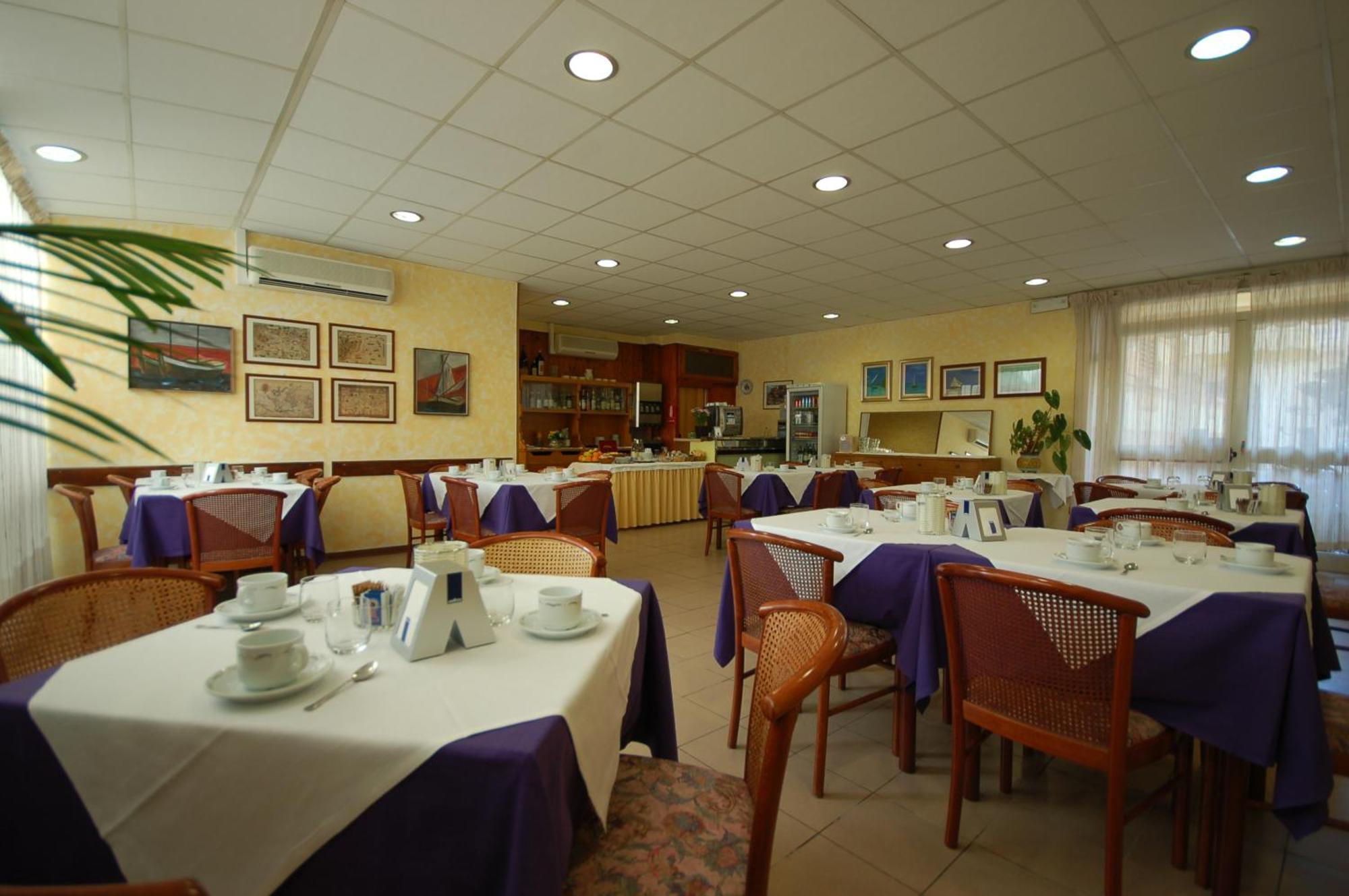 Hotel Ely Viareggio Buitenkant foto