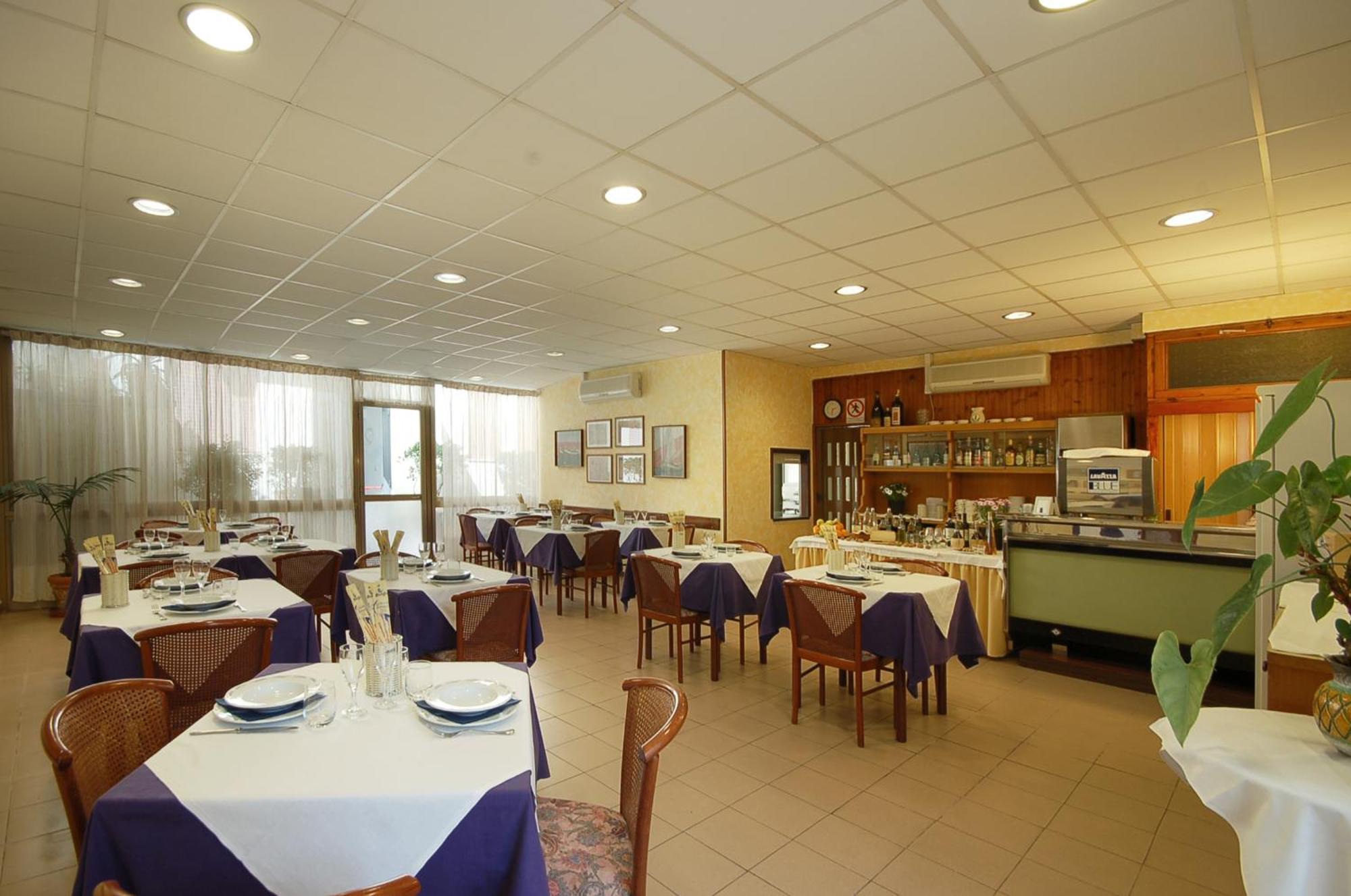 Hotel Ely Viareggio Buitenkant foto