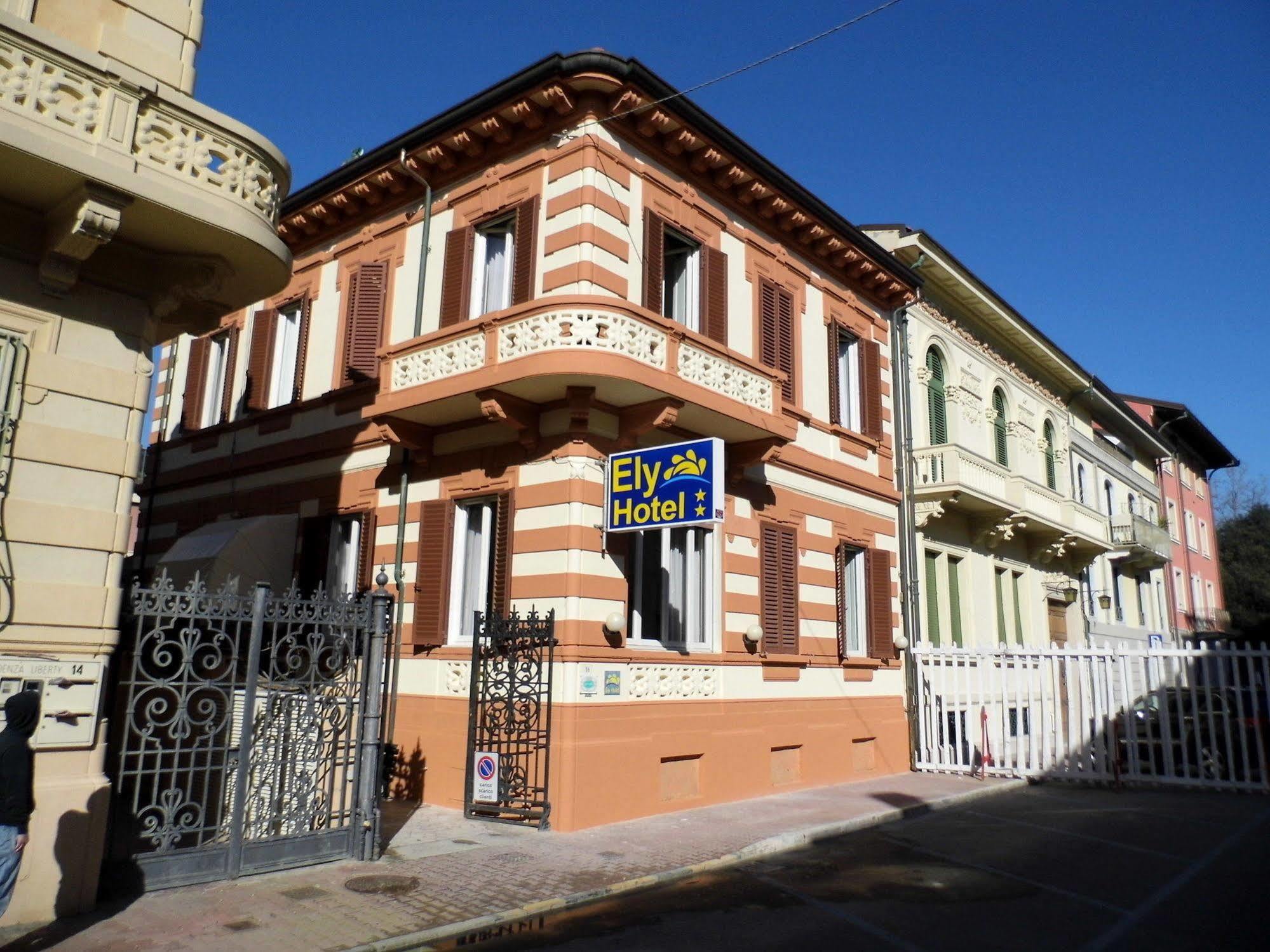 Hotel Ely Viareggio Buitenkant foto